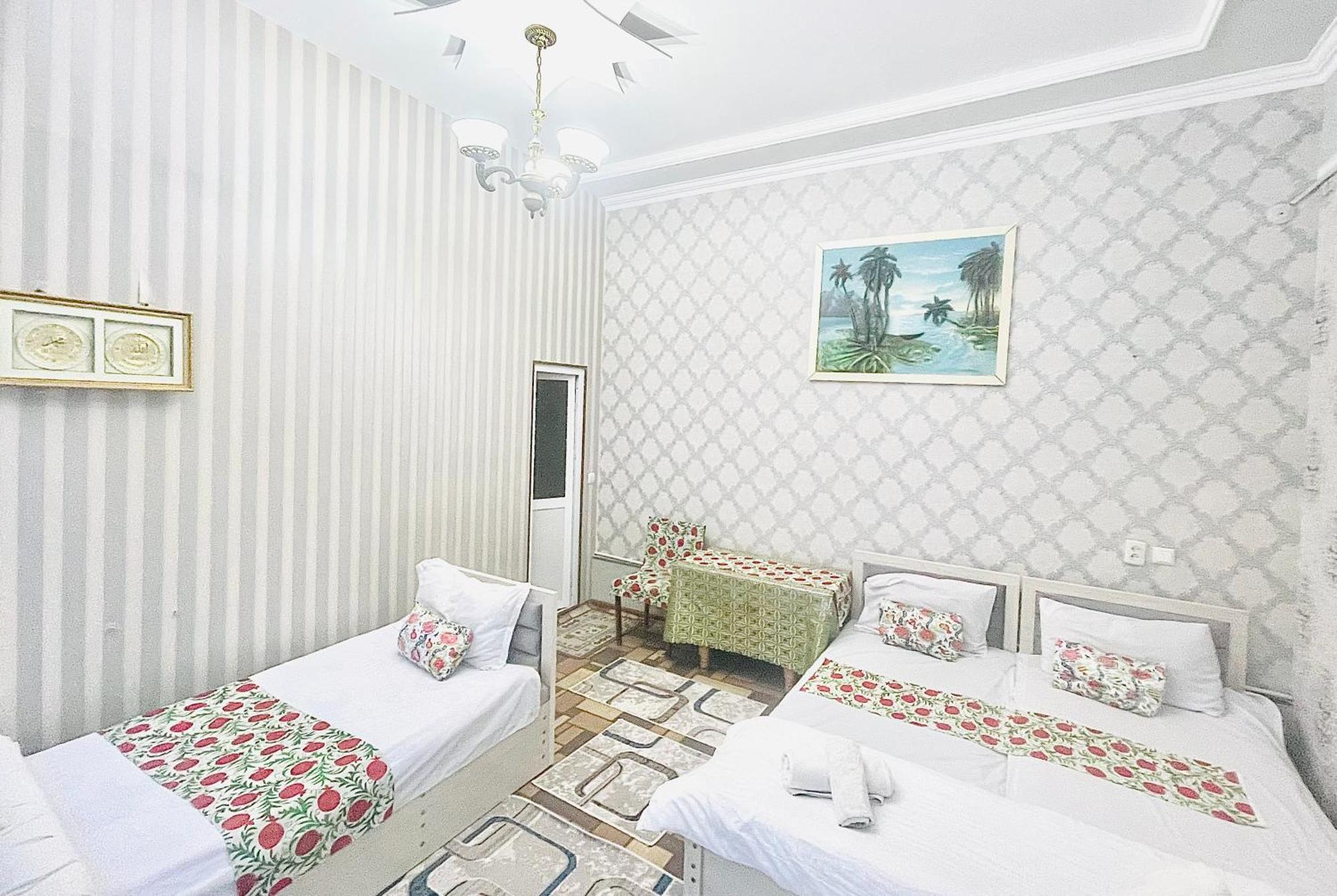 Madina-Mehribon Hotell Bukhara Eksteriør bilde